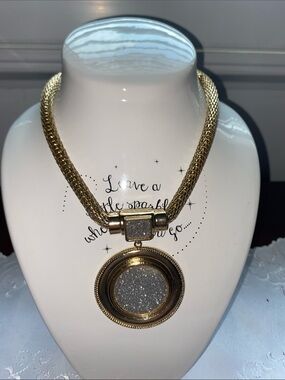 Vintage expressions Gold-Tone Pendant Necklace with Glitter Disc